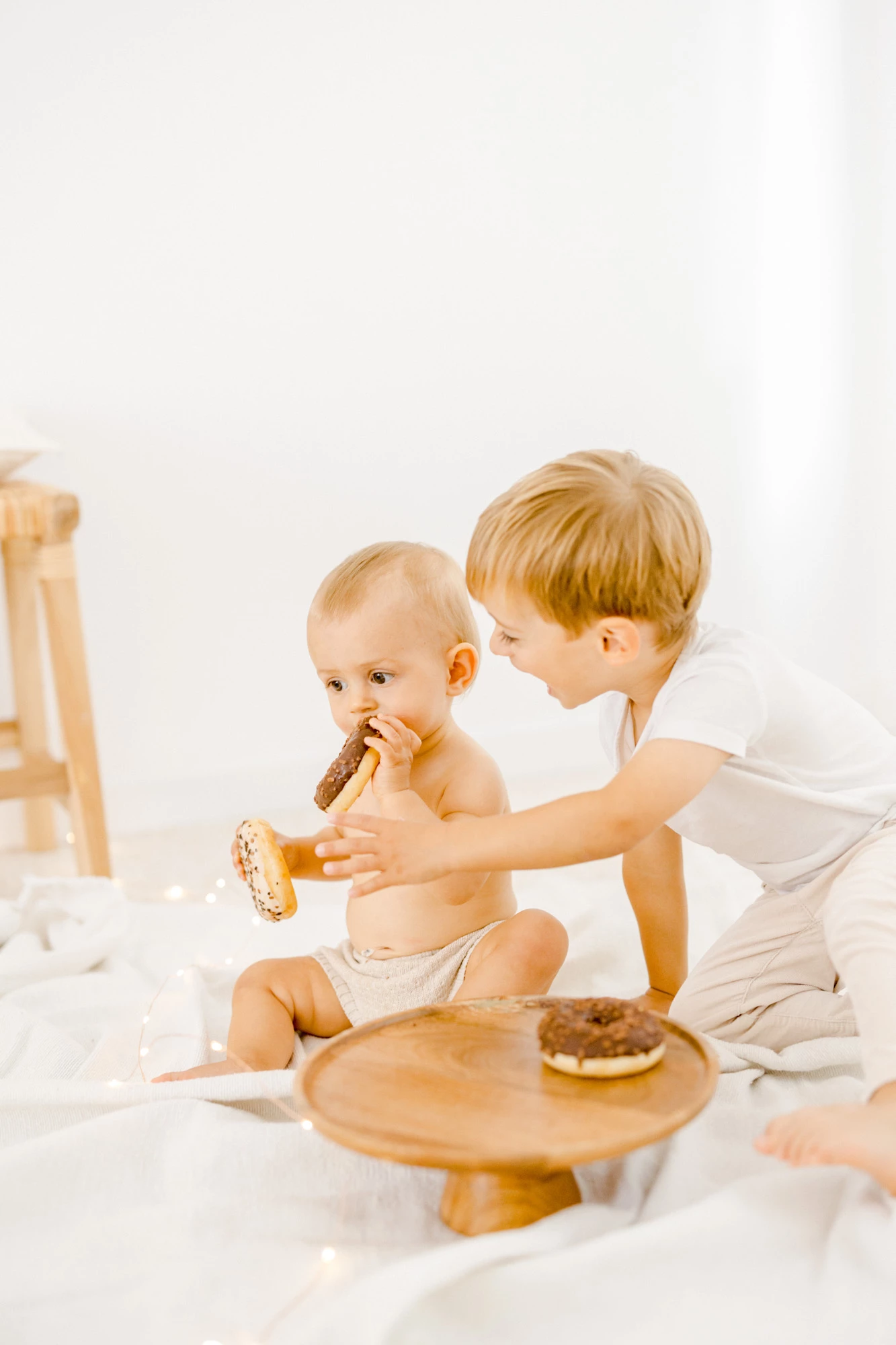 enfant vaisselle nourriture jouer beige